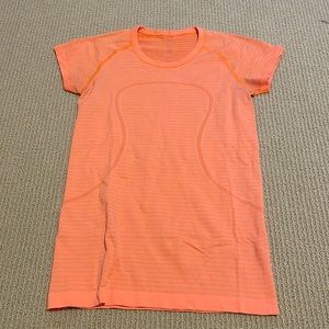Lululemon swiftly tech short sleeve